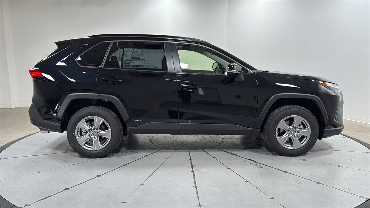 New 2025 Toyota RAV4 LE image 6