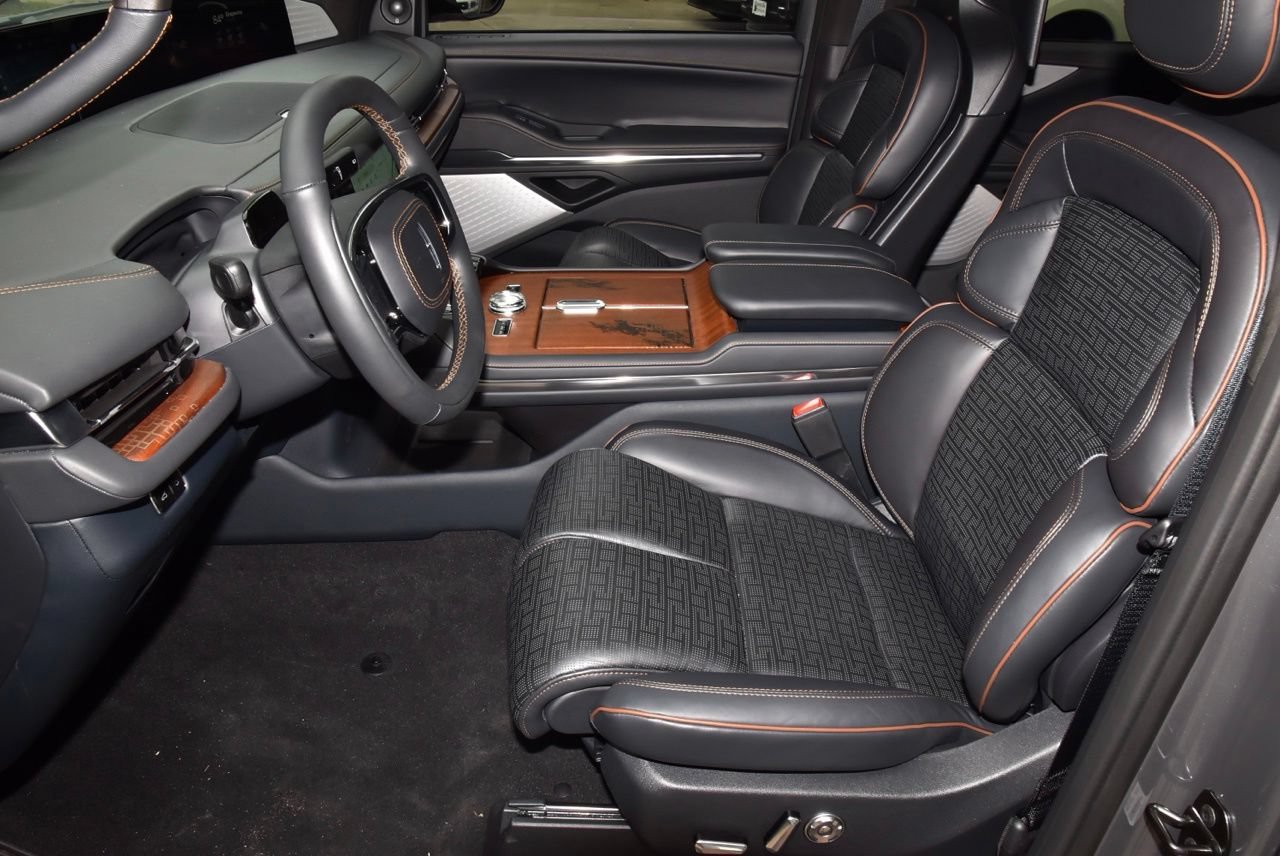 New 2026 Lincoln Navigator Black Label AWD/4WD image 13
