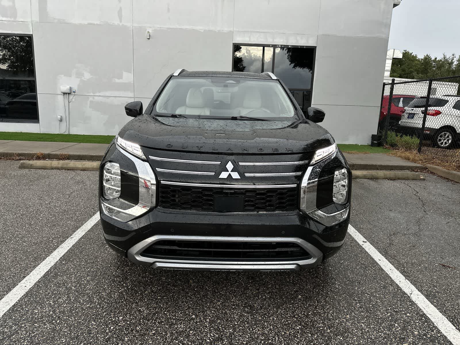 Used 2025 Mitsubishi Outlander SEL FWD image 12