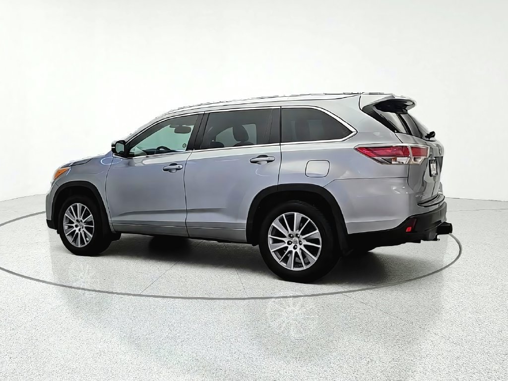 Used 2015 Toyota Highlander XLE AWD/4WD image 4