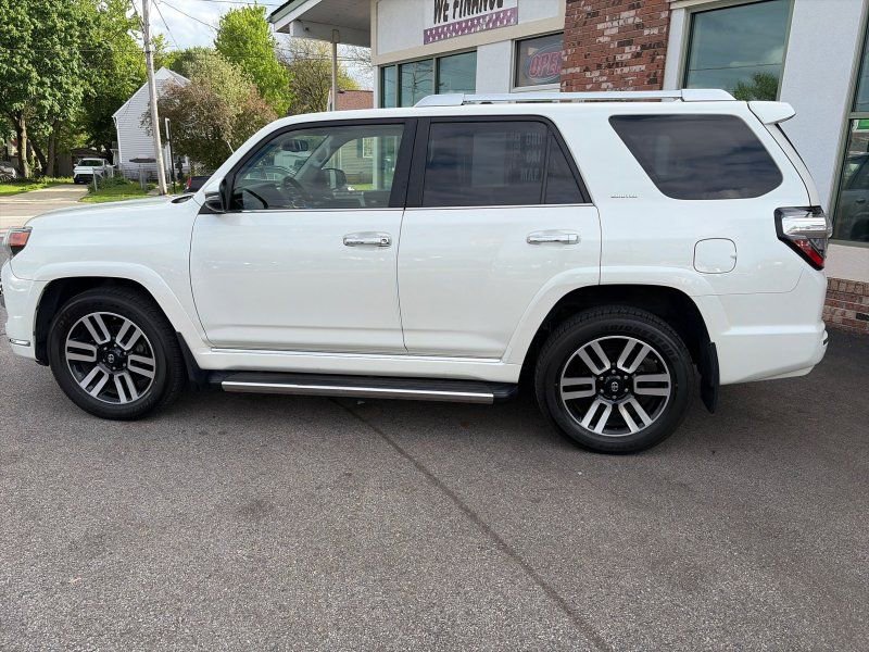 Used 2018 Toyota 4Runner Limited AWD/4WD image 8
