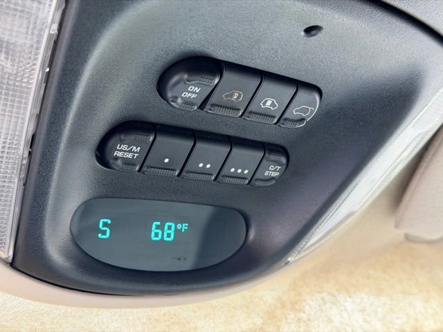 Used 2007 Chrysler Town & Country Touring image 15