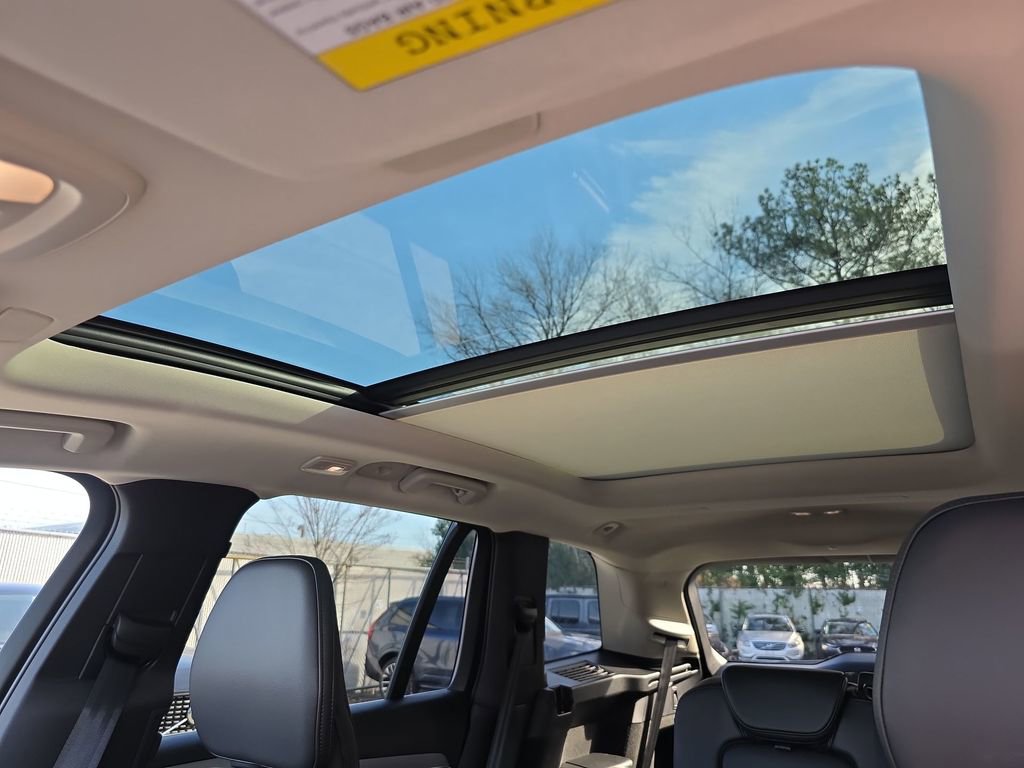 Certified 2025 Volvo XC90 B5 Core image 34