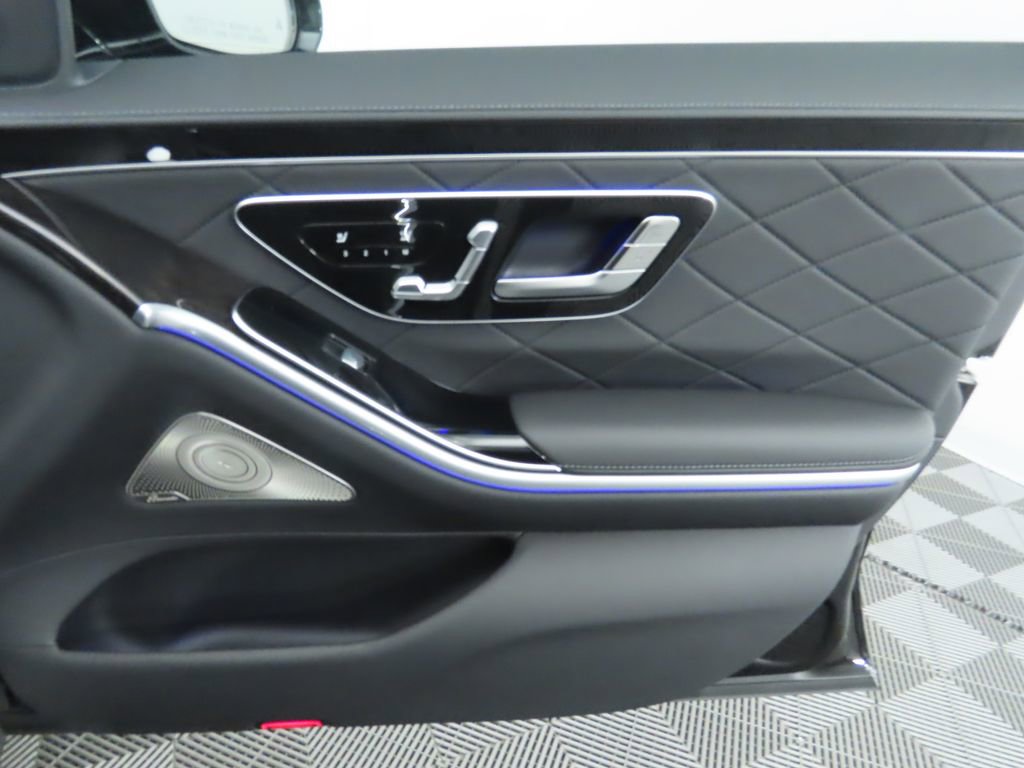 New 2026 Mercedes-Benz S 580e 4MATIC Sedan image 27