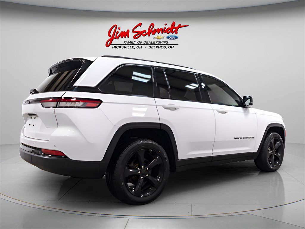 Used 2023 Jeep Grand Cherokee Altitude image 6