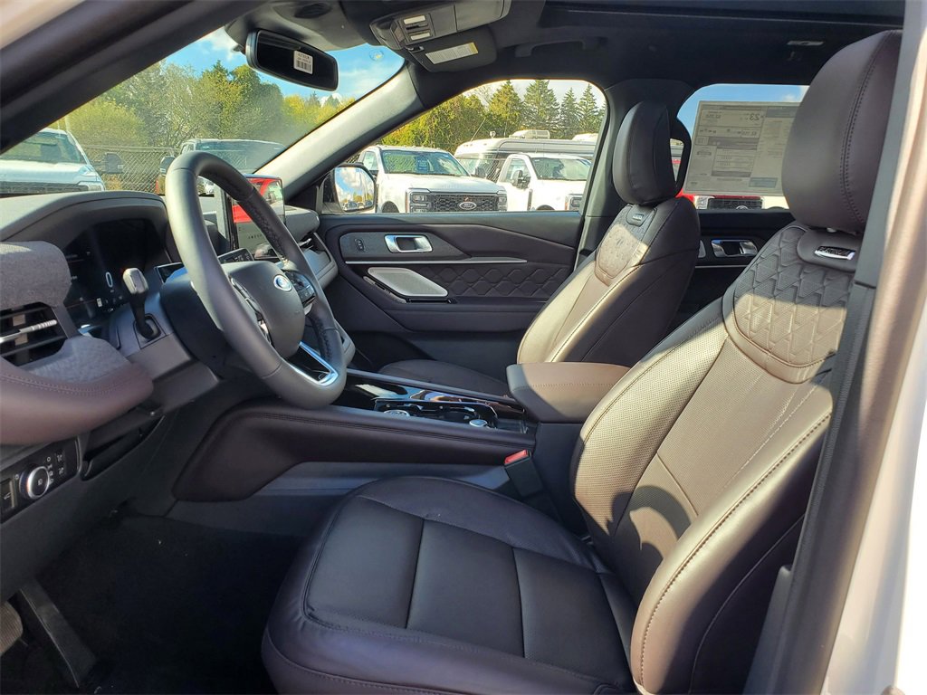 New 2026 Ford Explorer Platinum image 6