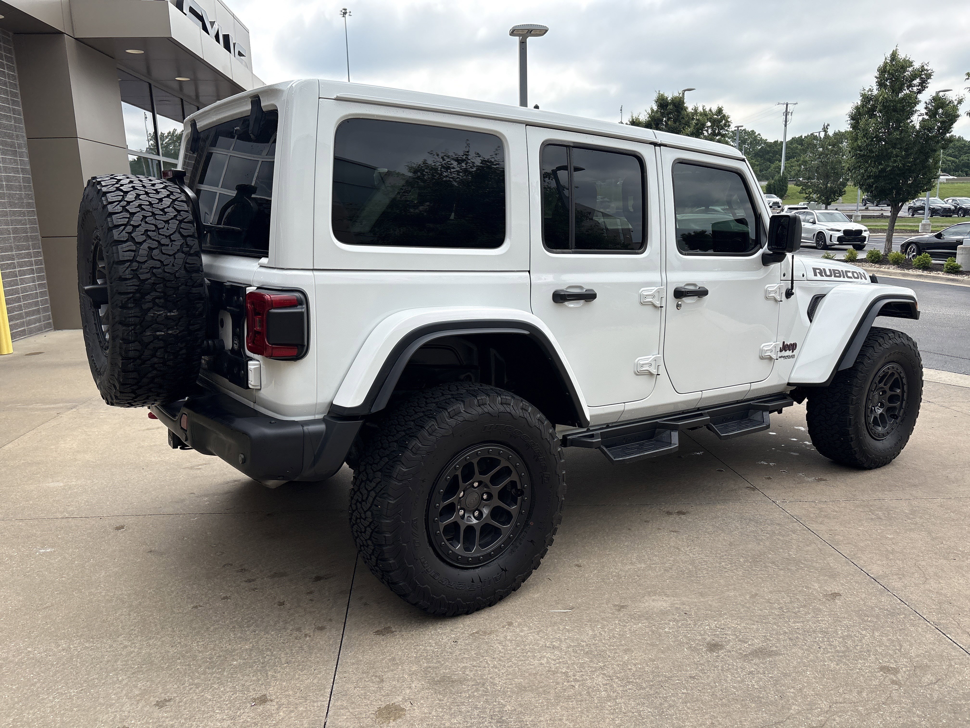 Used 2022 Jeep Wrangler Unlimited Rubicon w/ Xtreme Recon 35" Tire Package AWD/4WD image 10