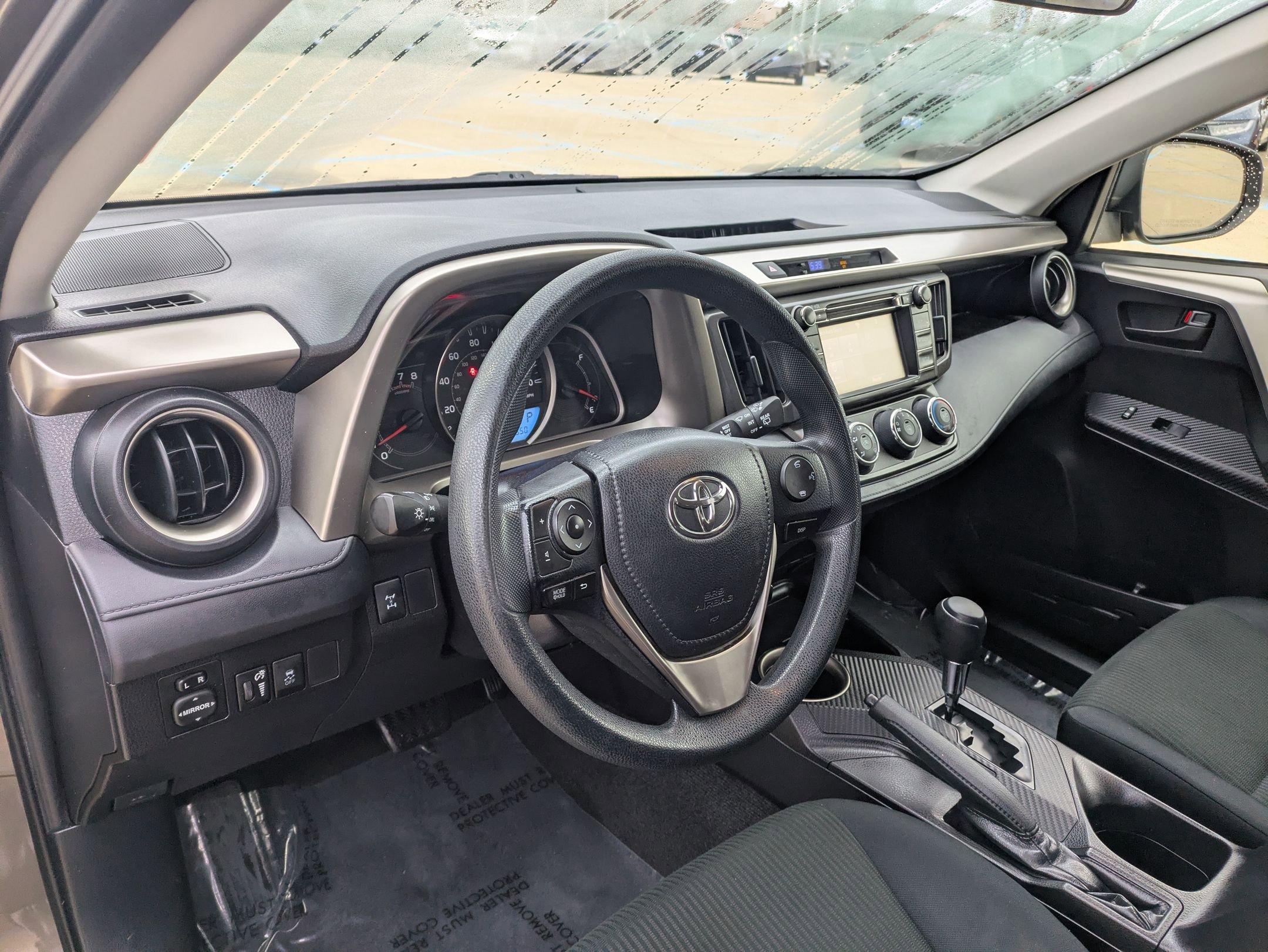 Used 2015 Toyota RAV4 LE image 10