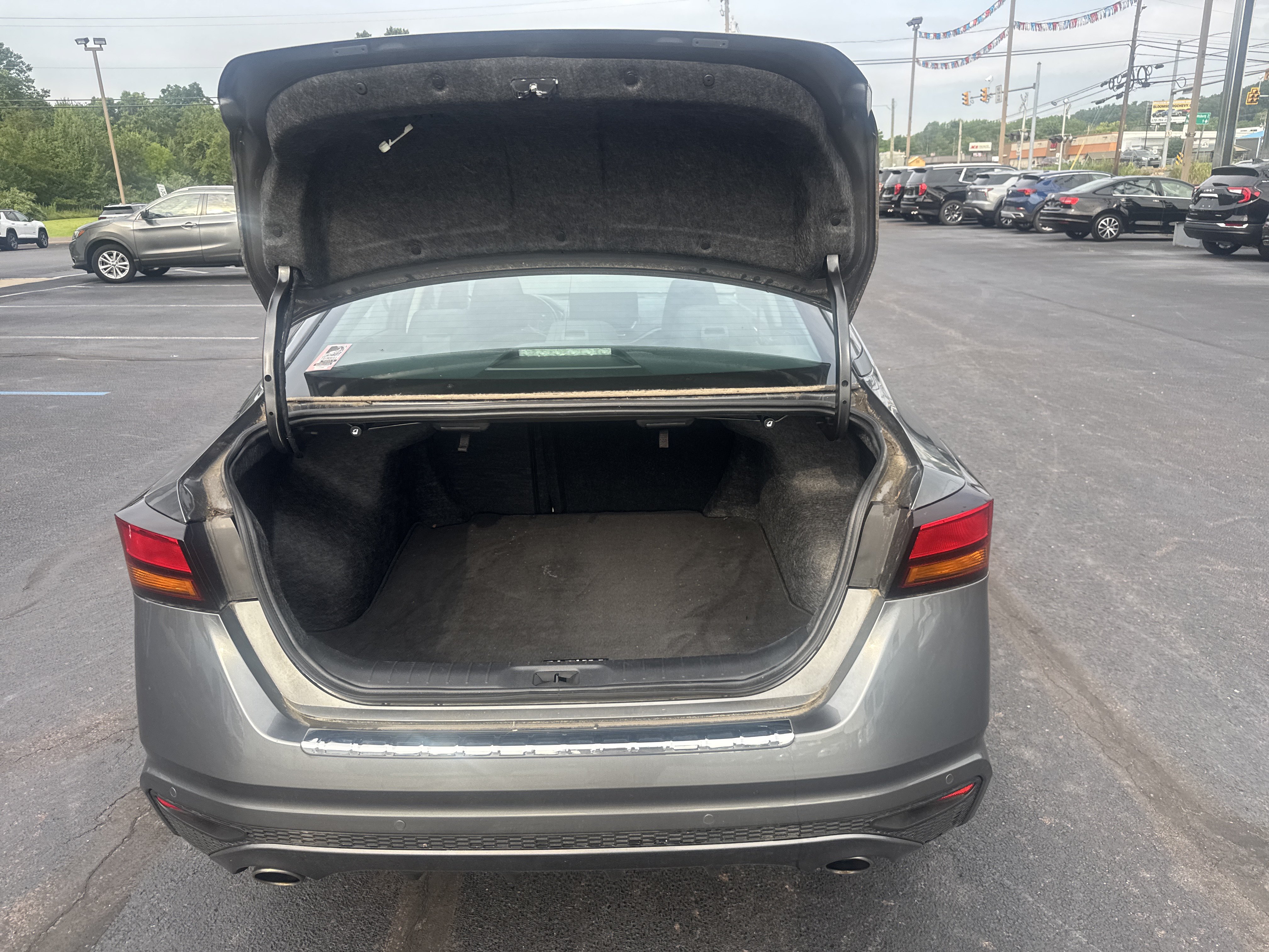 Used 2023 Nissan Altima 2.5 SV w/ SV Premium Package AWD/4WD video 5
