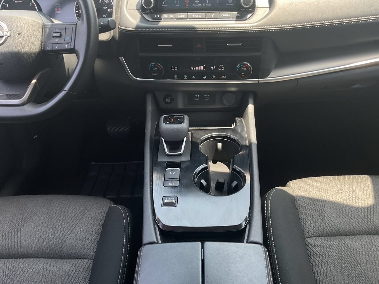 Used 2025 Nissan Rogue SV FWD image 13