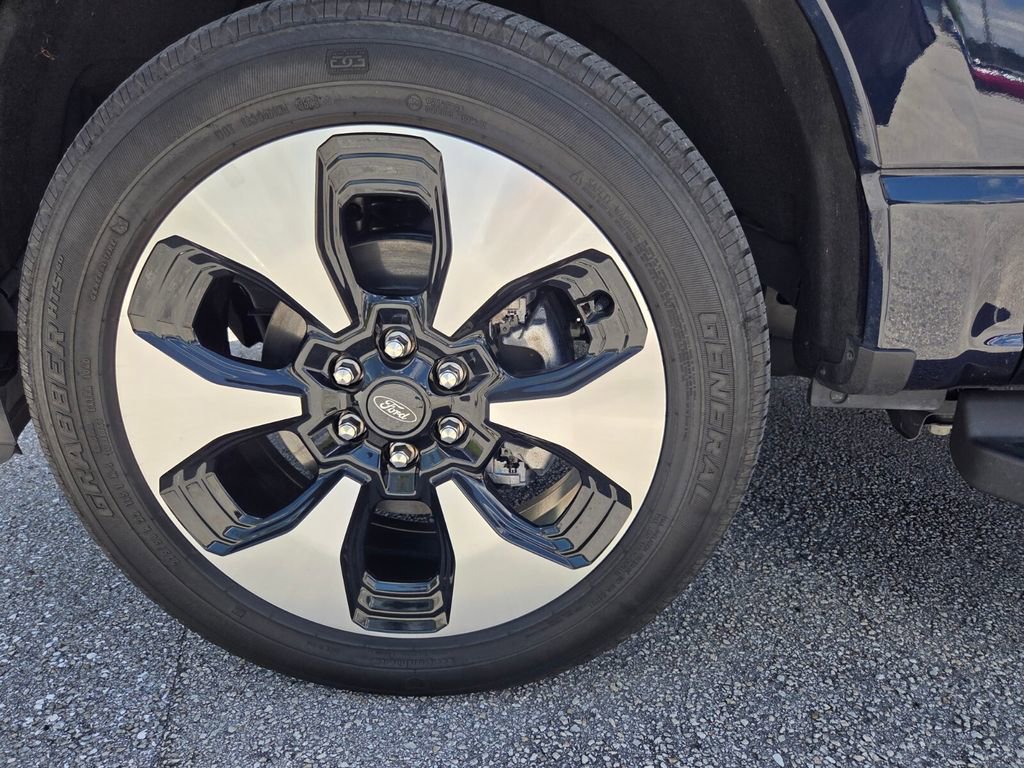 Used 2023 Ford F150 Lightning Platinum AWD/4WD image 10