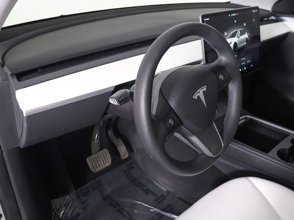 Used 2023 Tesla Model Y Long Range AWD/4WD image 29