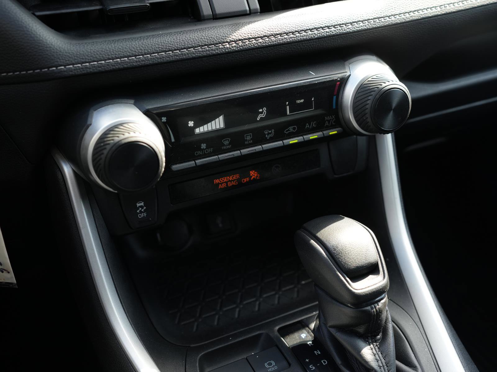 Used 2021 Toyota RAV4 LE image 25