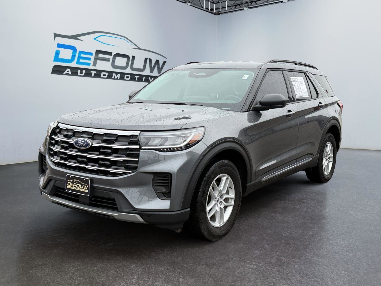 Used 2025 Ford Explorer Active AWD/4WD image 7