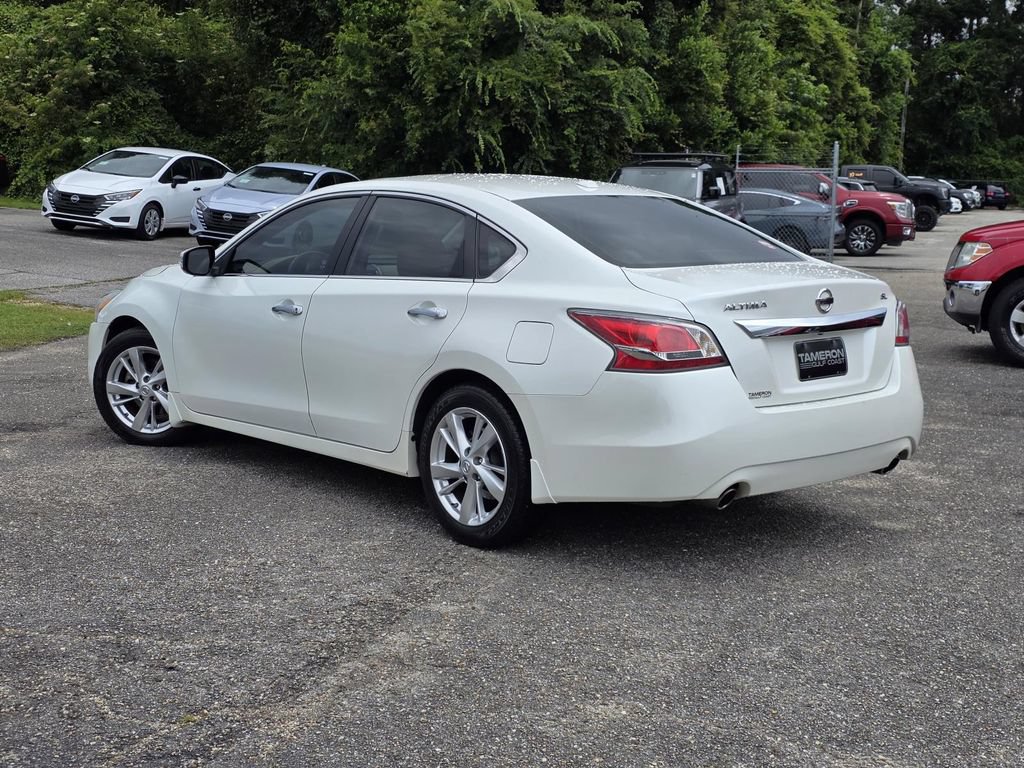 Used 2015 Nissan Altima 2.5 SL w/ Moonroof Package FWD image 5