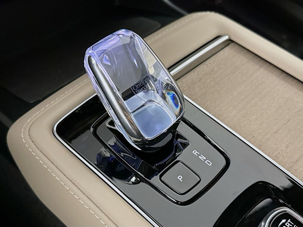 New 2026 Volvo XC90 T8 Plus w/ Protection Package Premier image 17