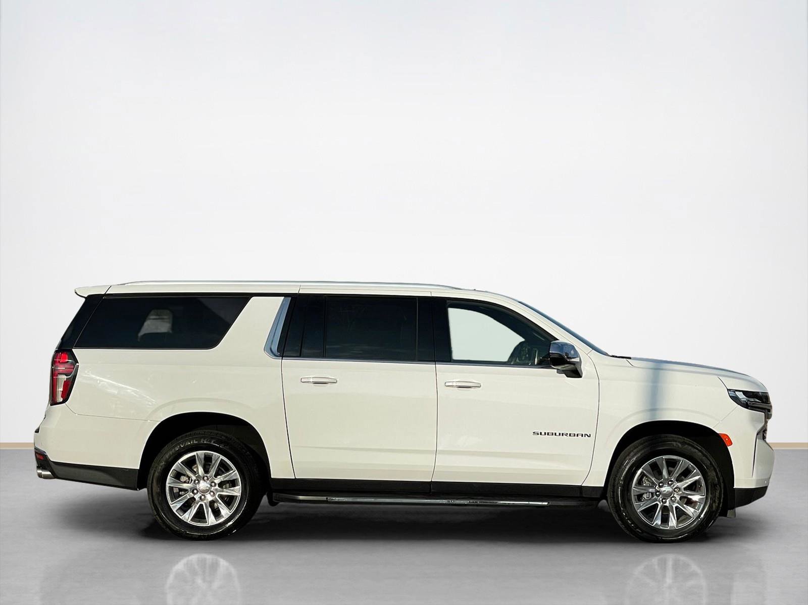 Used 2023 Chevrolet Suburban Premier image 8
