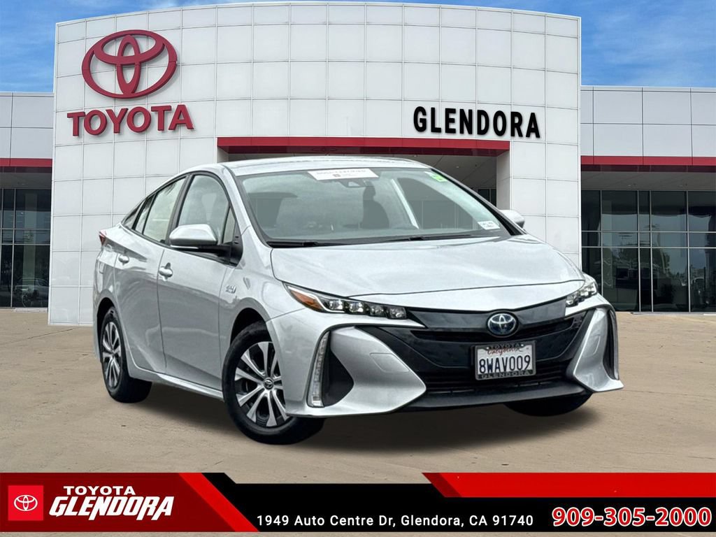 Certified 2021 Toyota Prius Prime XLE w/ Carpet Mat Package (TMS) FWD image 2