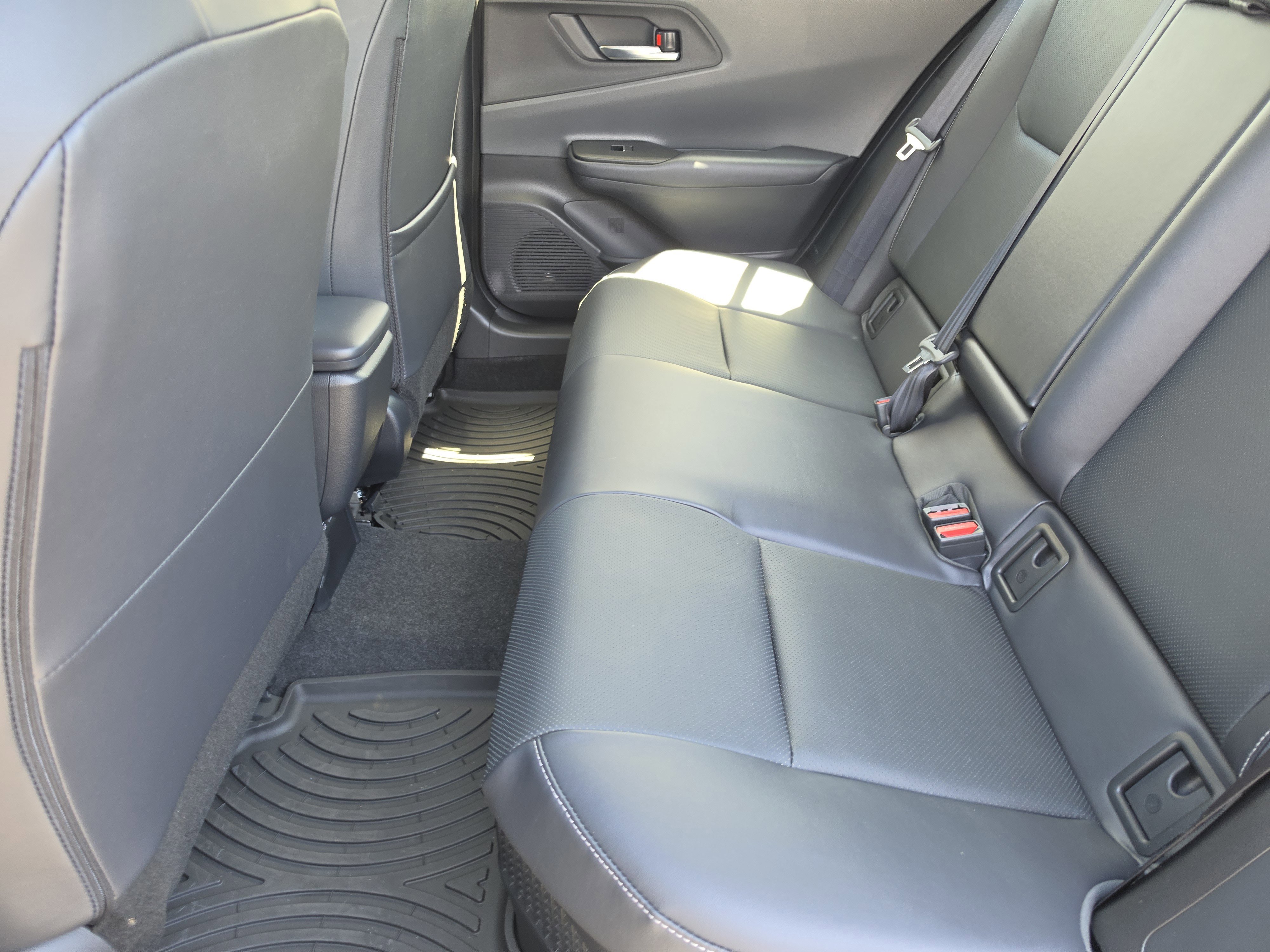 Used 2025 Toyota Prius XLE FWD image 10