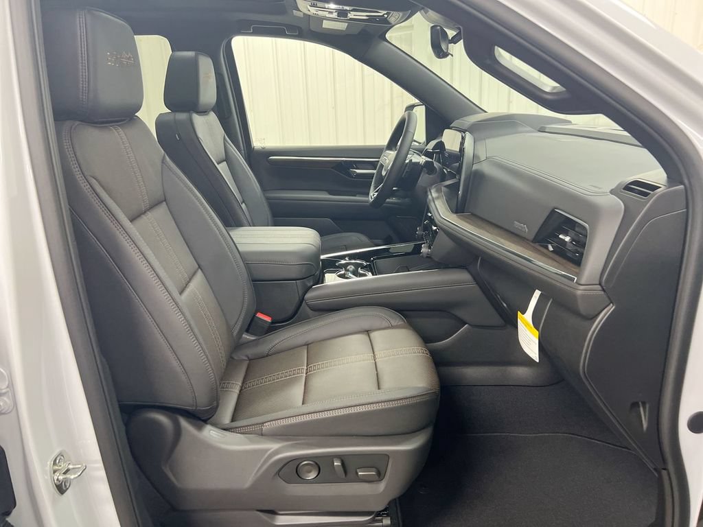 New 2026 Chevrolet Tahoe High Country w/ Sun And Tow Package AWD/4WD image 23
