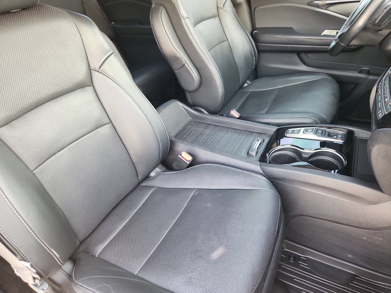 Used 2019 Honda Pilot Elite image 16