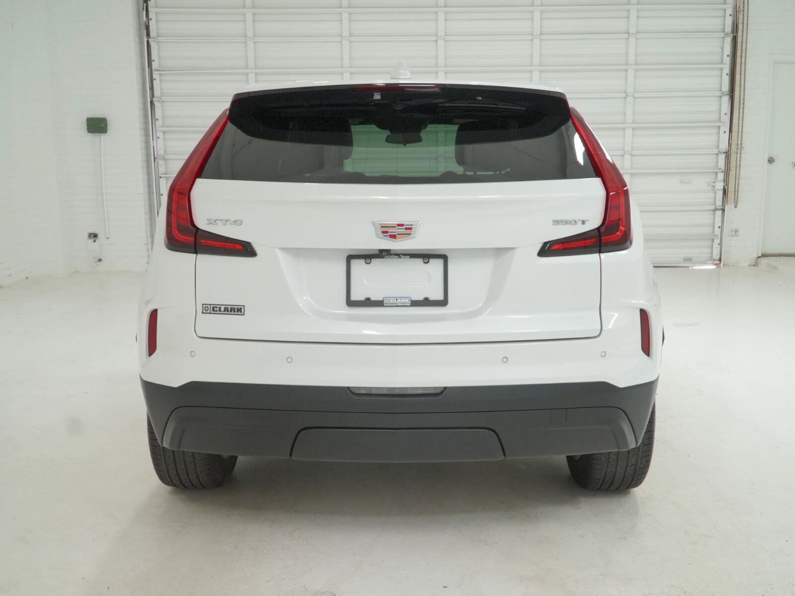 Used 2024 Cadillac XT4 Luxury FWD image 6