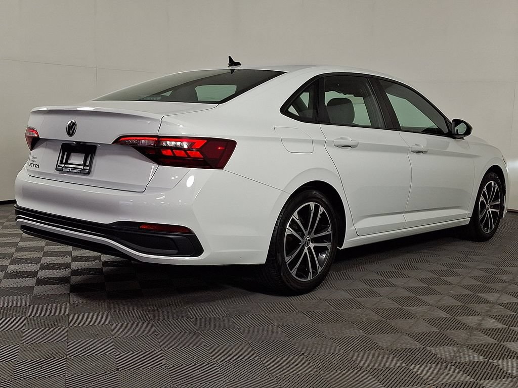 Used 2022 Volkswagen Jetta Sport FWD image 9
