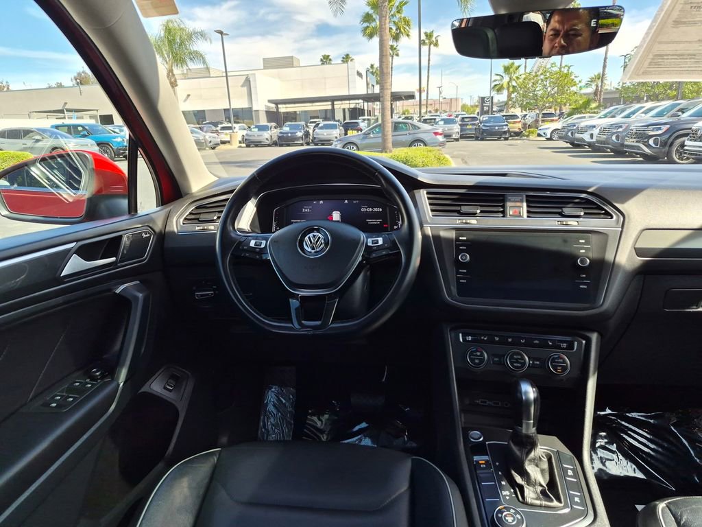 Used 2019 Volkswagen Tiguan SEL Premium w/ 3rd Row Seat Package image 29
