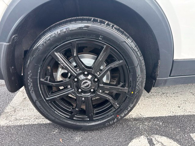 Used 2023 Nissan Kicks SR w/ SR Premium Package FWD image 10