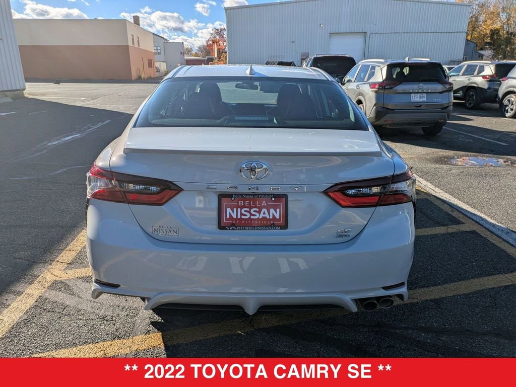 Used 2022 Toyota Camry SE image 5