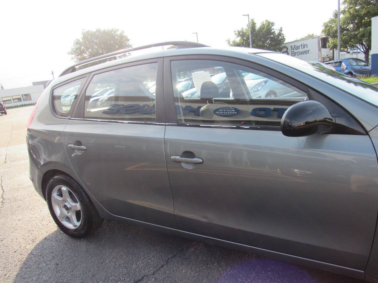 Used 2010 Hyundai Elantra SE w/ Popular Equipment Pkg 2 FWD image 11