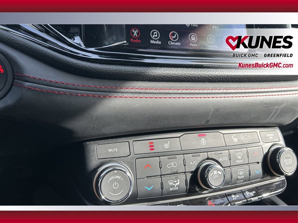 Used 2024 Dodge Durango GT image 30