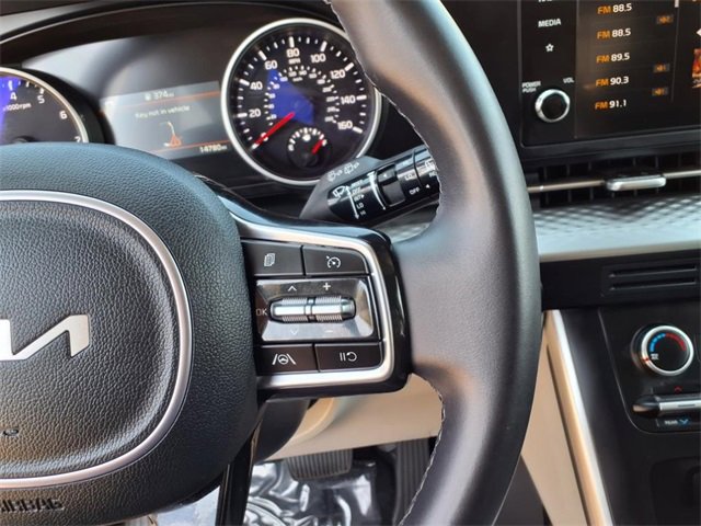 Used 2024 Kia Carnival LX image 17