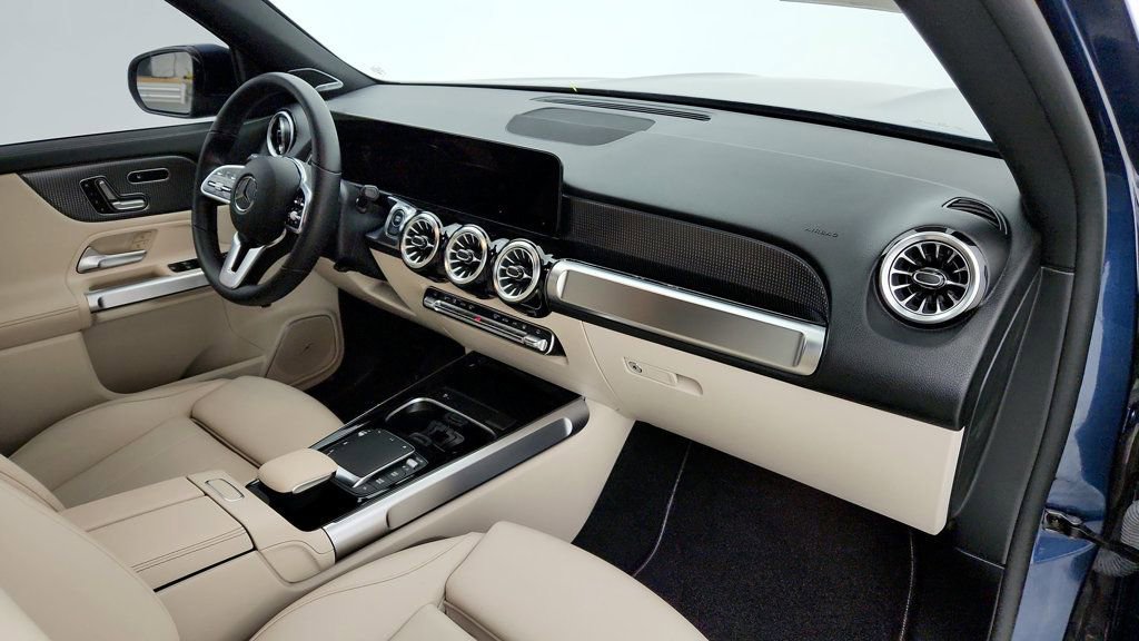 Used 2023 Mercedes-Benz EQB 250+ image 23