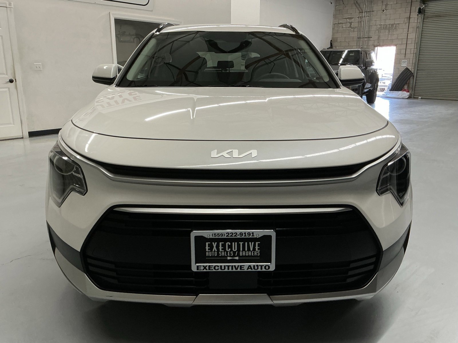 Used 2024 Kia Niro EX image 4