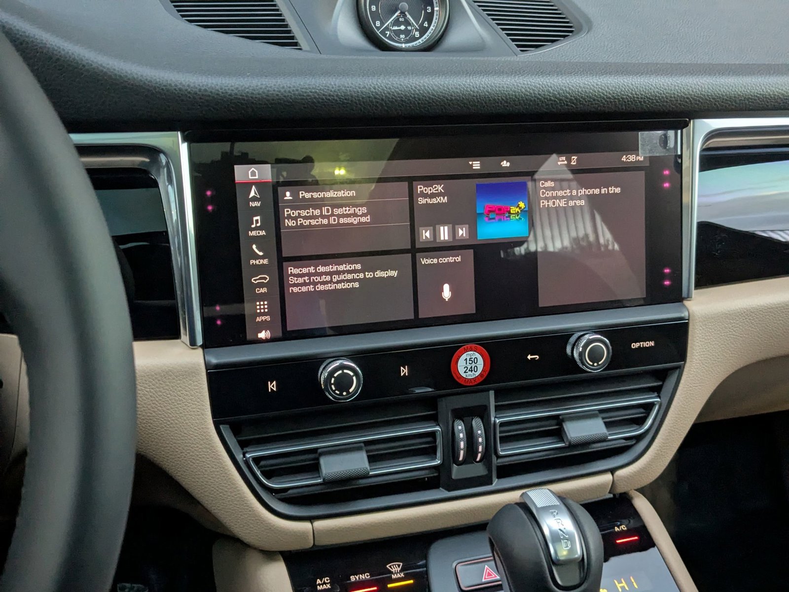 Certified 2026 Porsche Macan AWD/4WD image 18