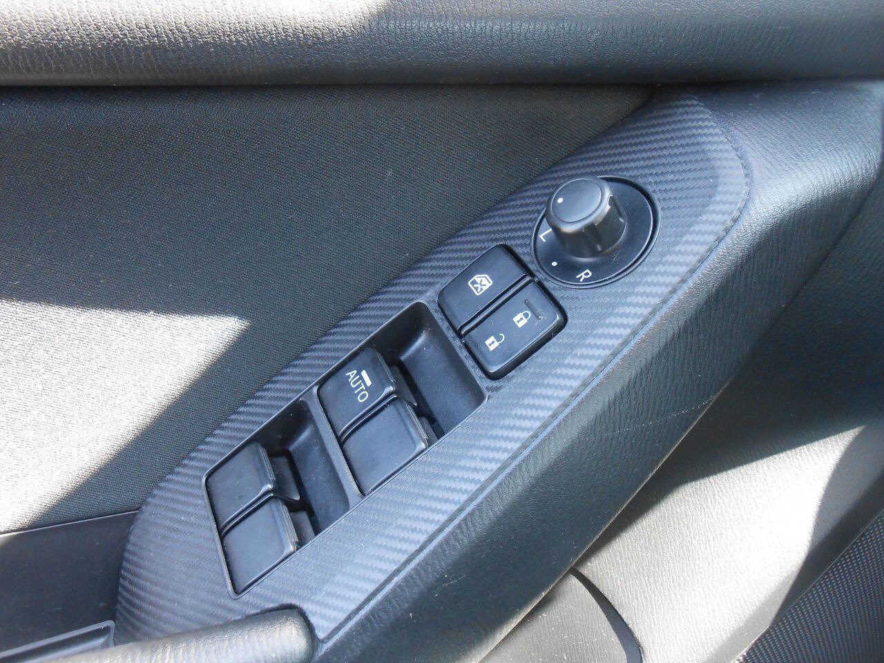 Used 2016 MAZDA MAZDA3 i Sport w/ Preferred Equipment Package image 16