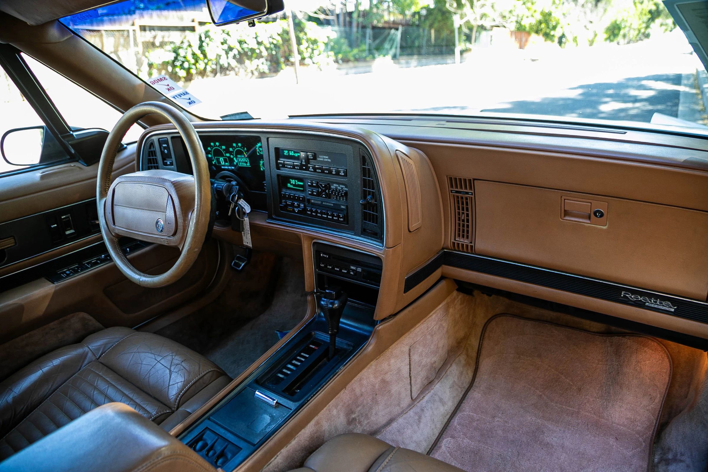 Used 1990 Buick Reatta Convertible FWD image 21