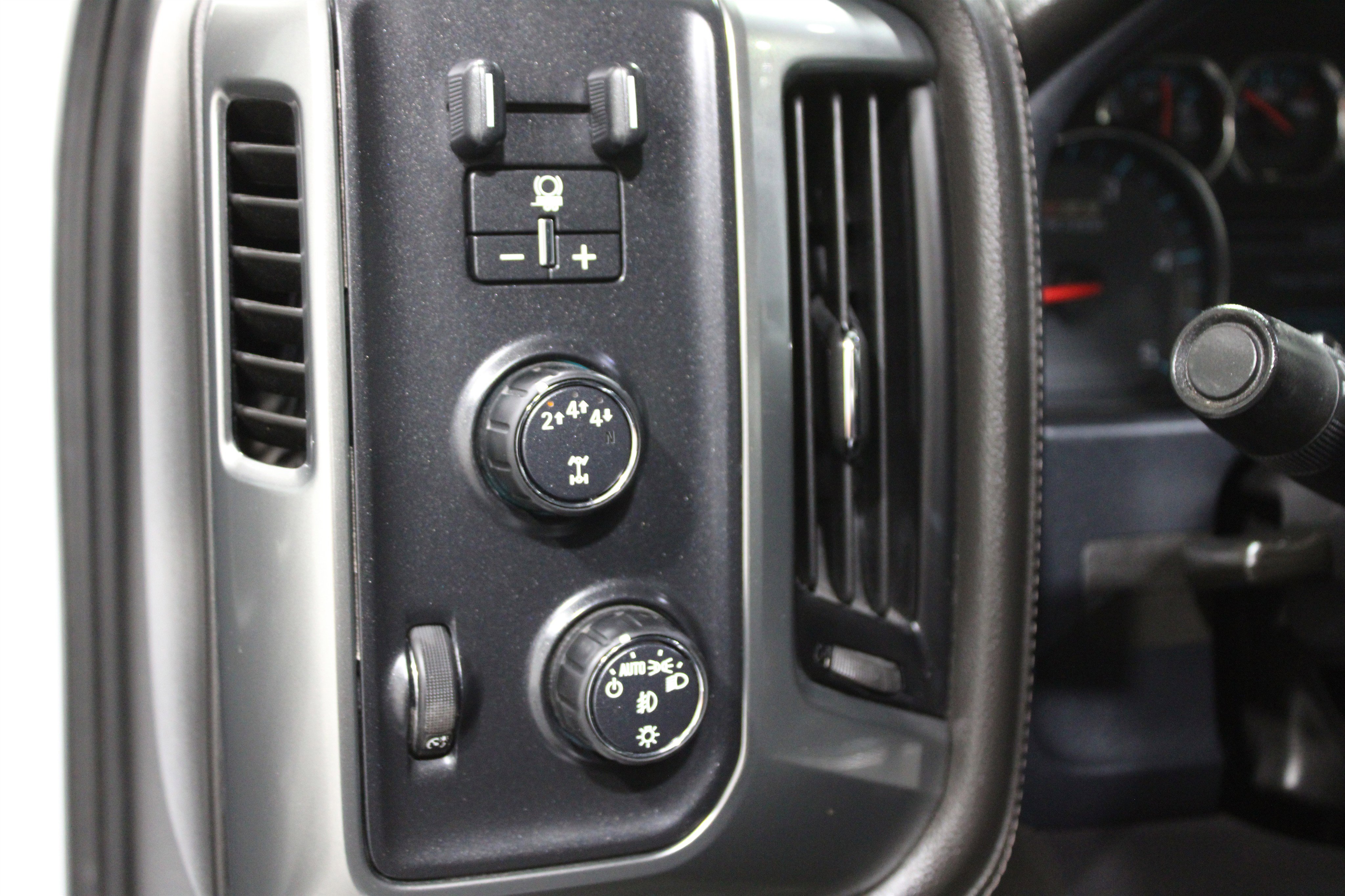 Used 2019 Chevrolet Silverado 2500 LTZ w/ Duramax Plus Package image 9