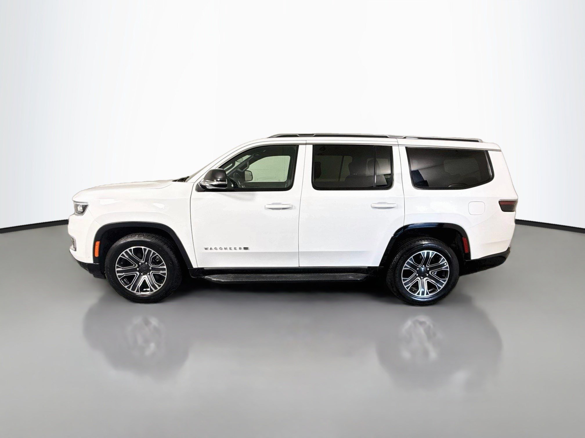 Used 2024 Jeep Wagoneer Series III AWD/4WD image 6
