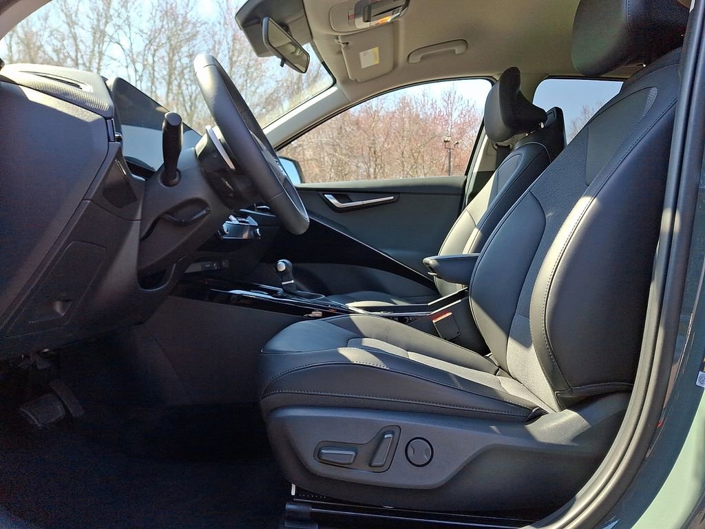 Certified 2025 Kia Niro EX image 13