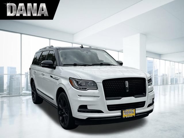 Certified 2024 Lincoln Navigator Reserve w/ Monochromatic Package AWD/4WD image 1