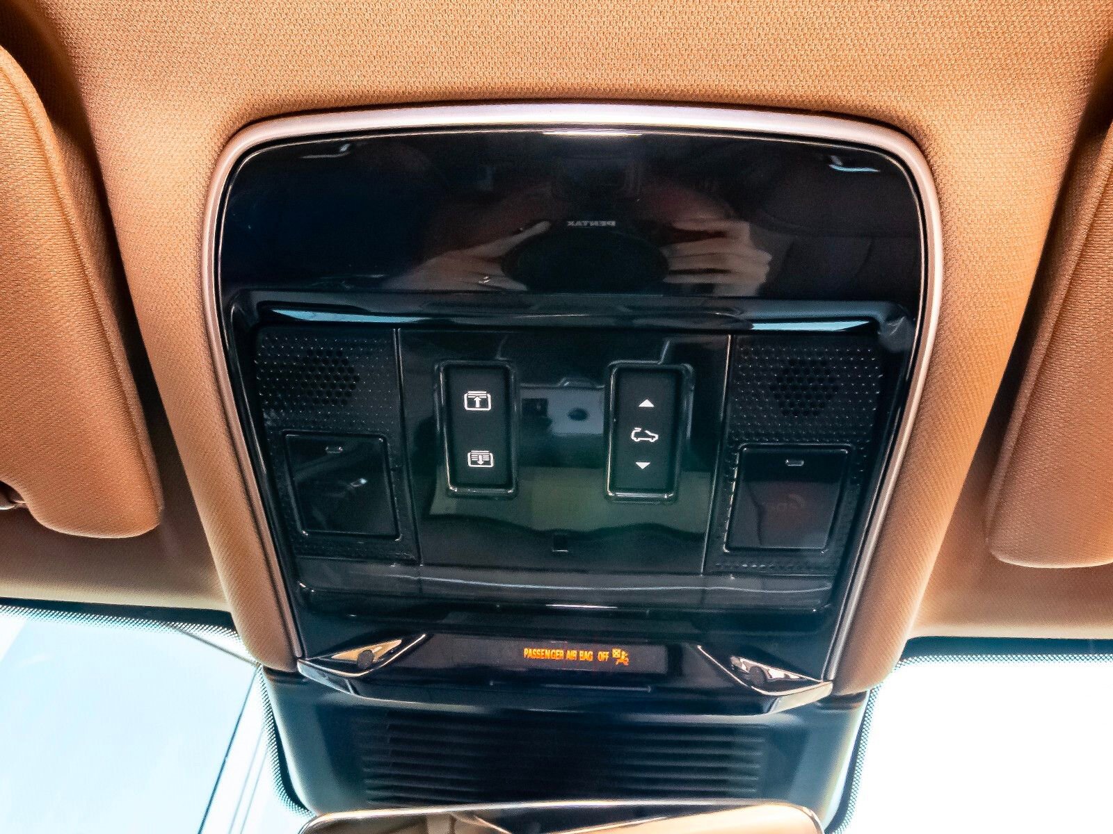 New 2025 Land Rover Range Rover SE image 17