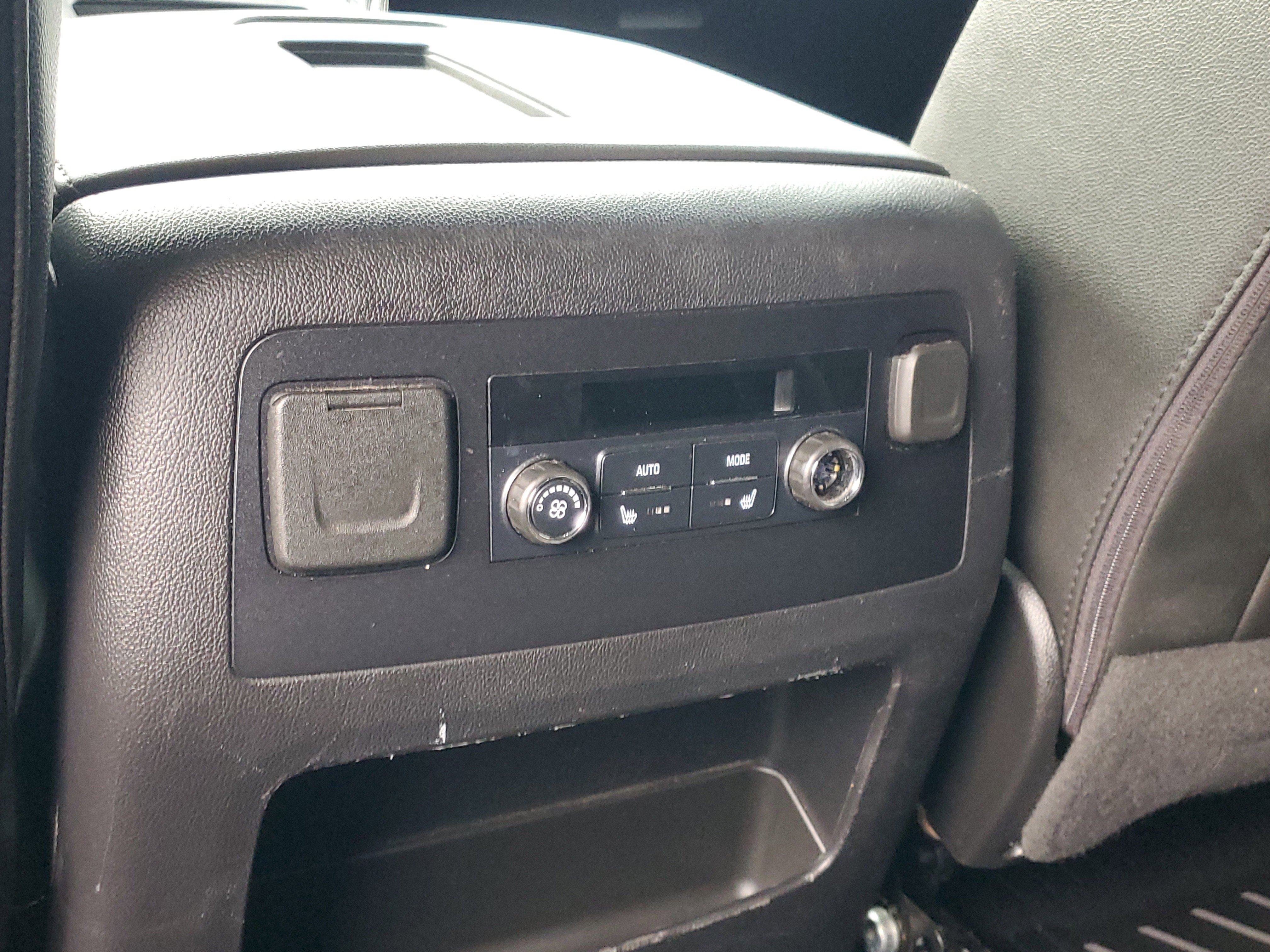 Used 2019 Chevrolet Tahoe LT w/ RST Edition AWD/4WD image 15