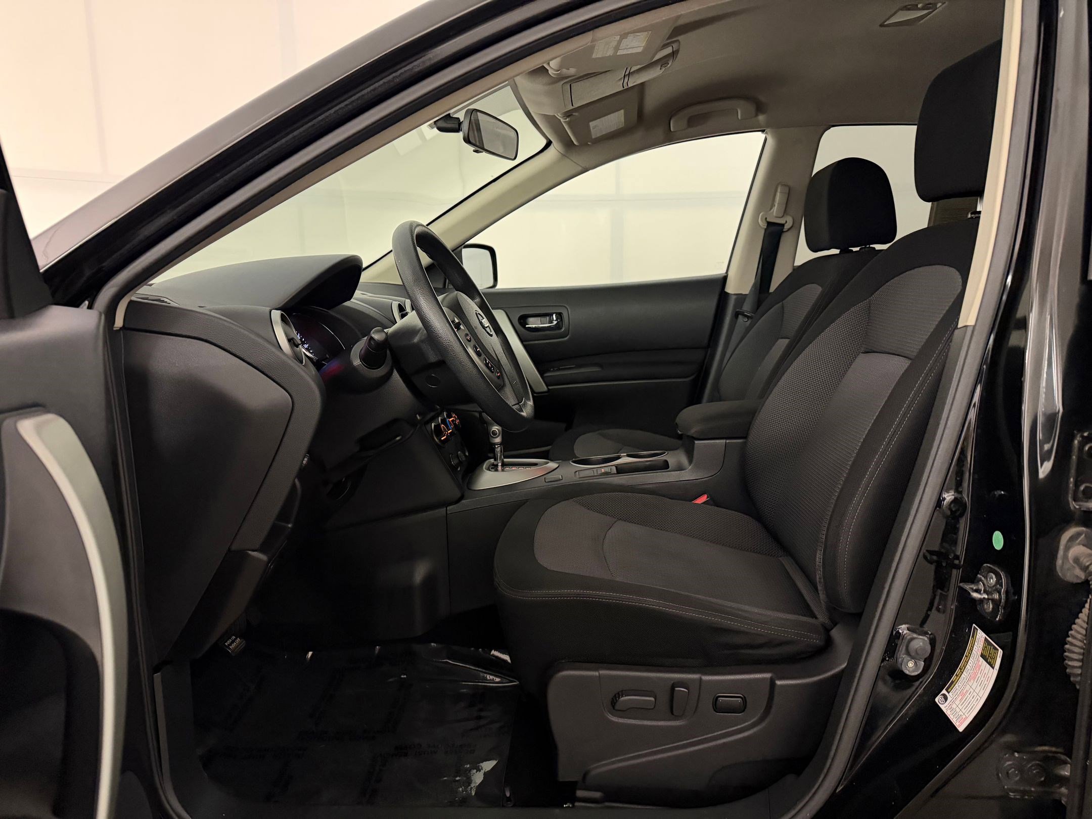 Used 2012 Nissan Rogue SV AWD/4WD image 5
