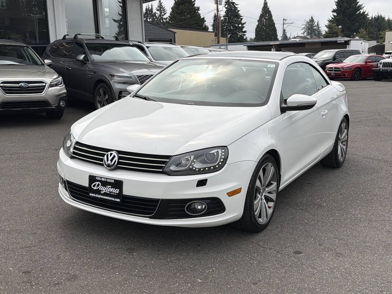 Used 2013 Volkswagen Eos Lux FWD image 1