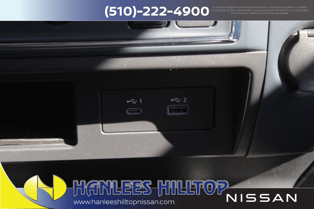 Used 2023 Nissan Titan SV image 18