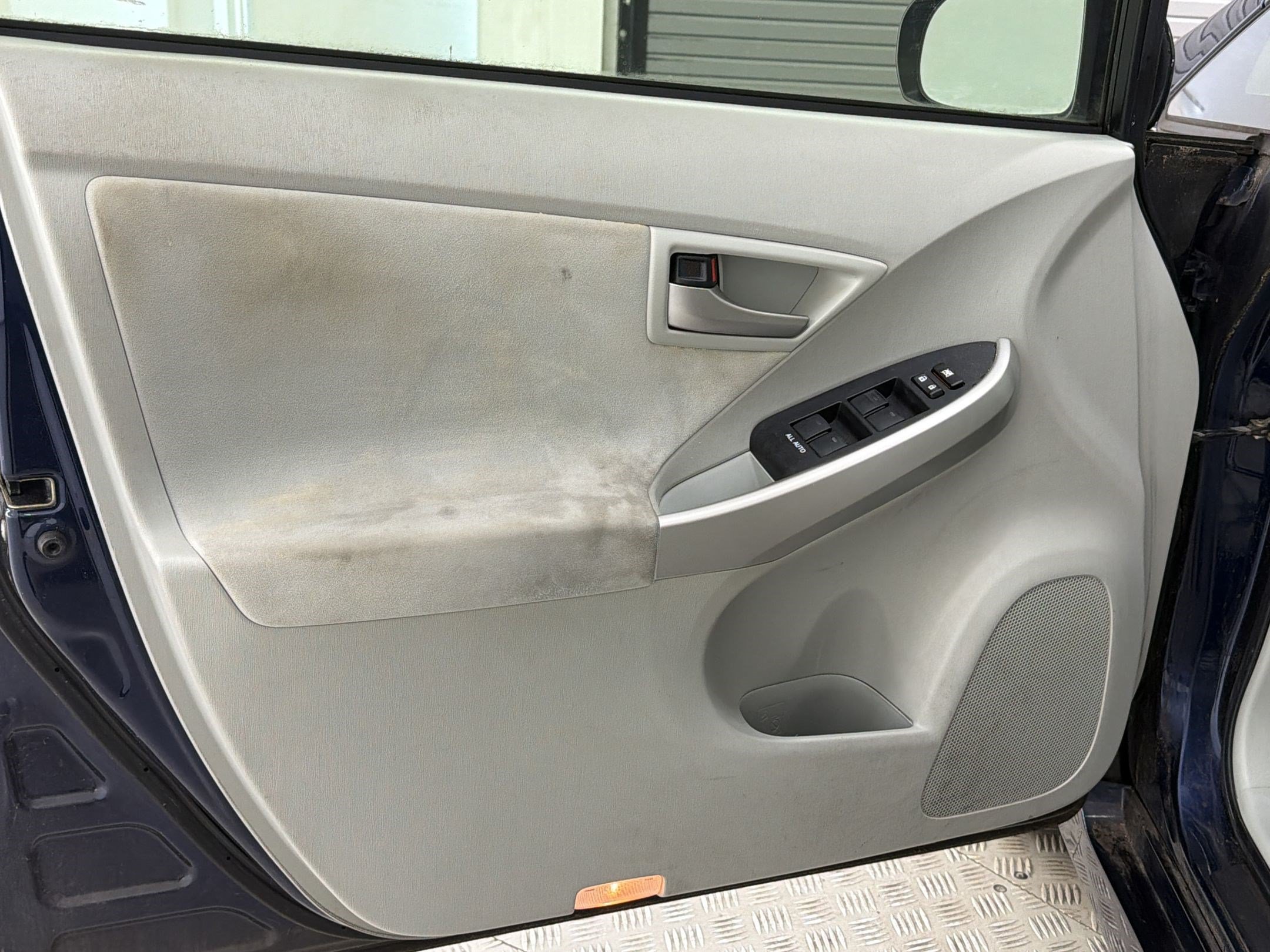 Used 2014 Toyota Prius Two FWD image 13