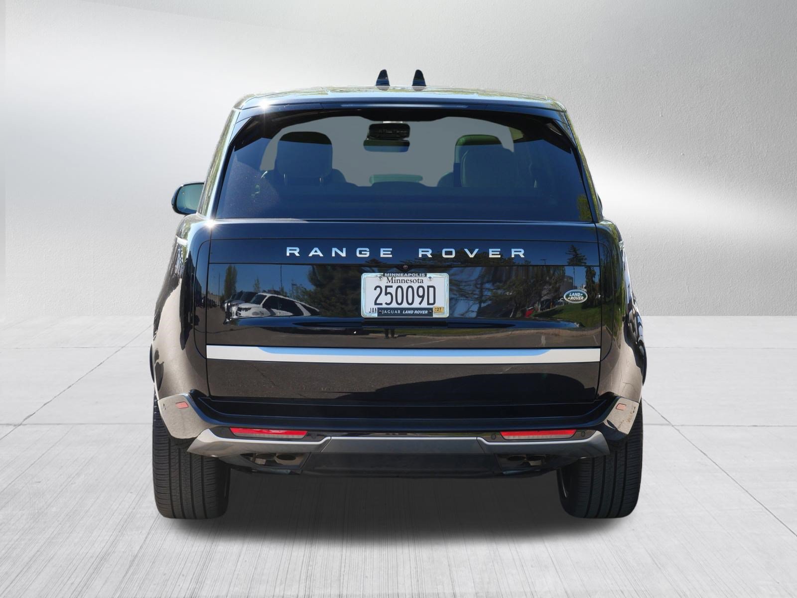 Certified 2023 Land Rover Range Rover Autobiography AWD/4WD image 4