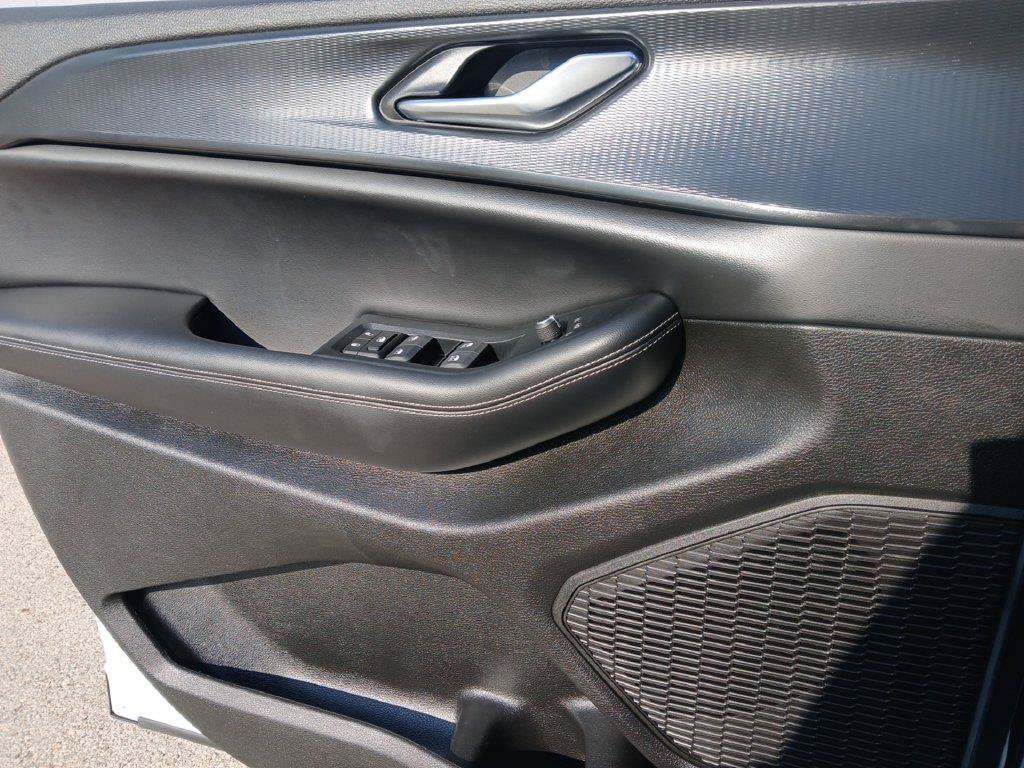 Used 2024 Jeep Grand Cherokee L Laredo AWD/4WD image 18